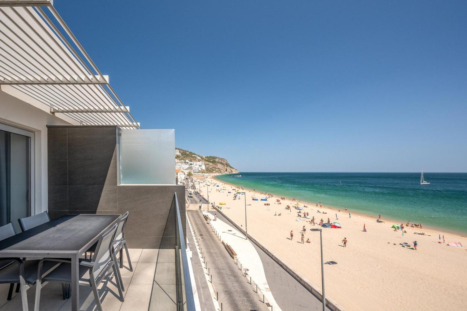 Guestready - Beachfront Naufrago'S Retreat 2 Sesimbra Exterior foto