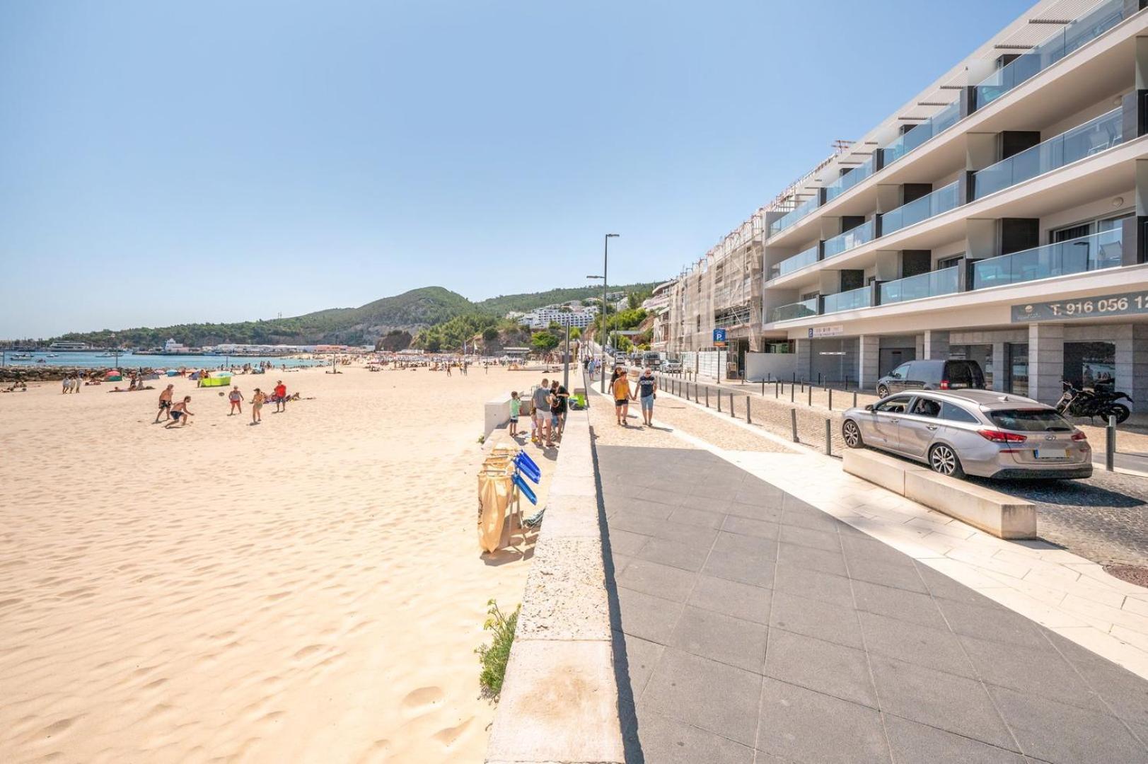 Guestready - Beachfront Naufrago'S Retreat 2 Sesimbra Exterior foto